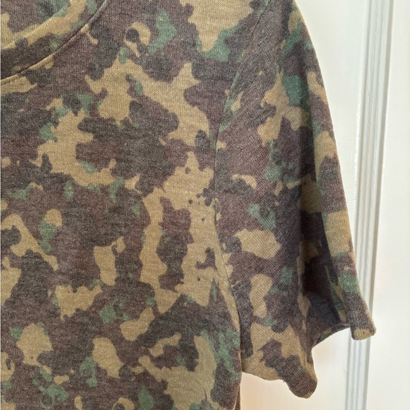 Ladies XS camouflage T-Shirt - Picture 2 of 5
